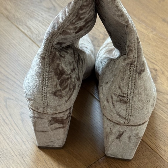 Rachel Comey Zaha Boot - Stretch Velvet - Oyster Size 5 - EUC - Picture 6 of 11